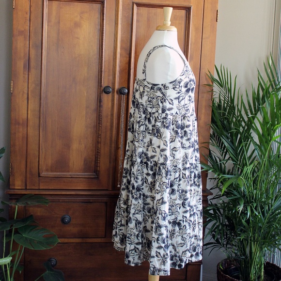 NWT Old Navy Tiered Sun Dress Size S - Picture 2 of 9
